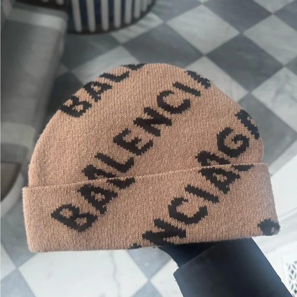 Balenciaga | Accessories | Balenciaga Beige And Black Logo  display picture 2